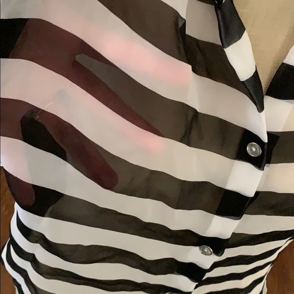 Sheer summer top. - Picture 3 of 3